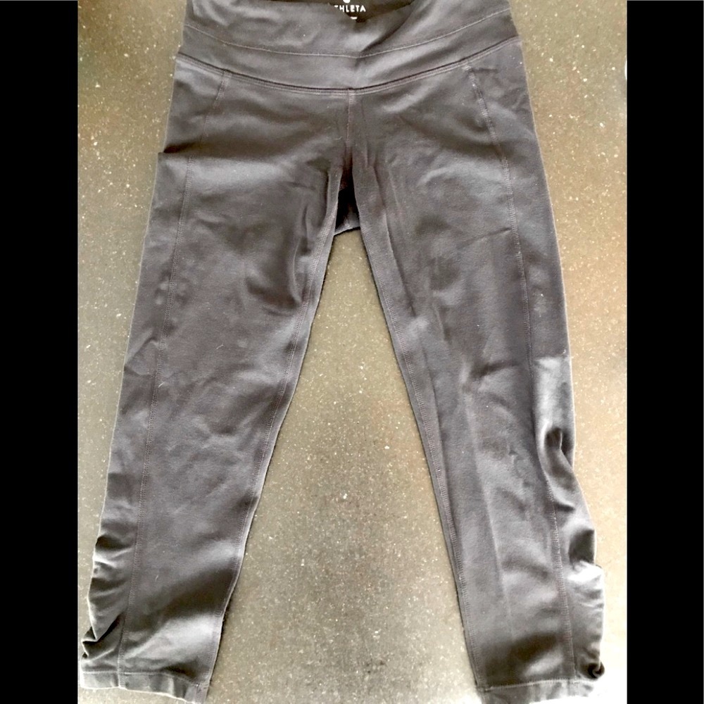 Athleta black capri leggings
